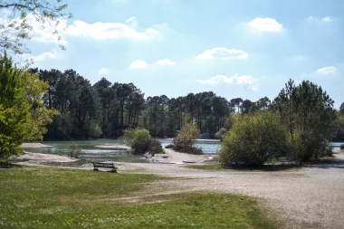 20220416 lac bleu leognan (1).